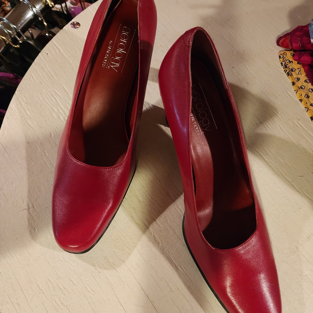 Aerology Women's Vibrant Red Heels